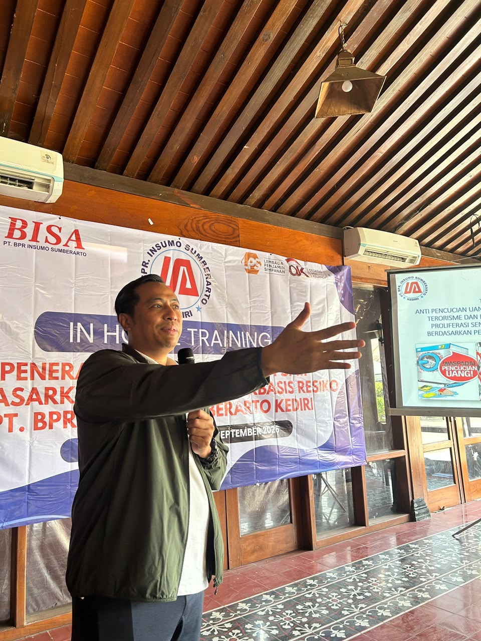 Dokumentasi APU PPT Slide 1